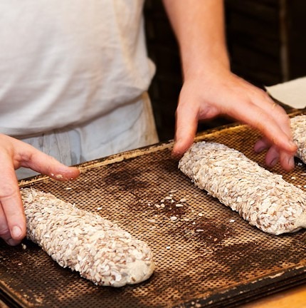 Konditori Valhall - Dagliga arbetet - Bröd & Bullar