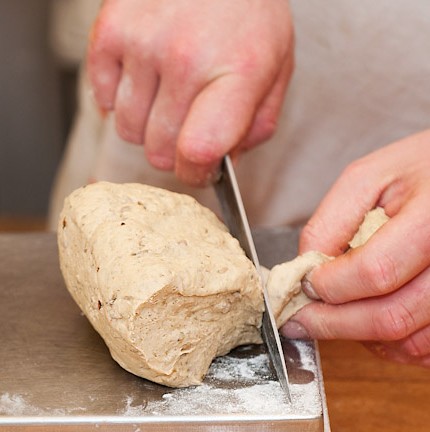 Konditori Valhall - Dagliga arbetet - Bröd & Bullar